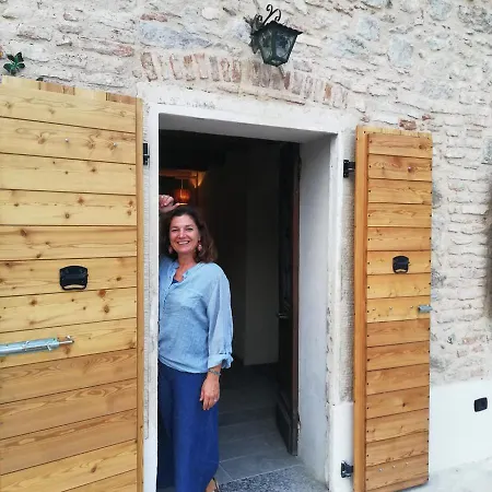 Tana Del Tasso Vila