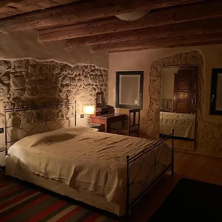Tana Del Tasso Villa